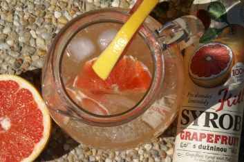 Grapefruit homemade lemonade Kitl