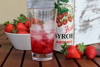Strawberry cocktail - Soaked strawberry