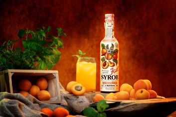 Domácí meruňková limonáda