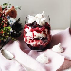 Eton_Mess_2_NaSkokVKuchyni.jpg