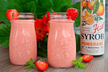 Jahodové smoothie s pomerančem od Kitl