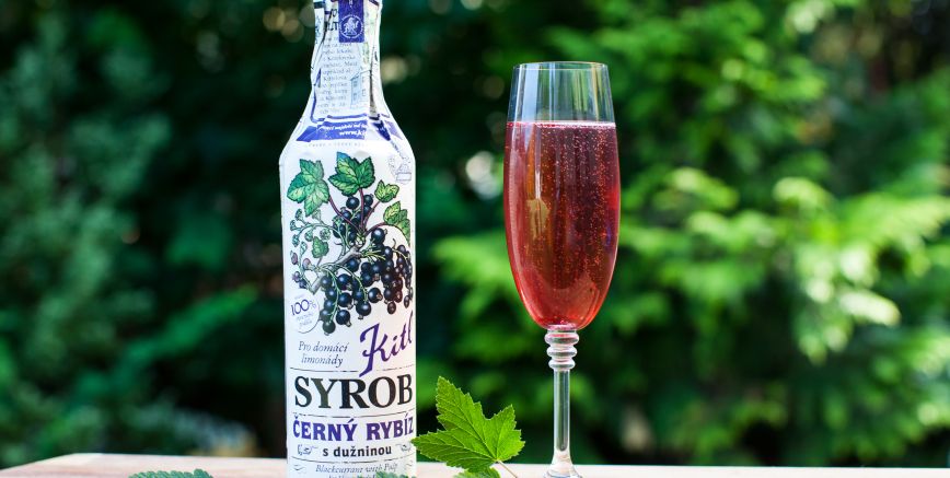 French cocktail Kir Royal