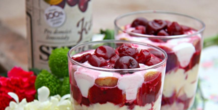 Valentine´s cherry trifle