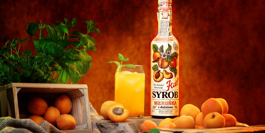 Domácí meruňková limonáda